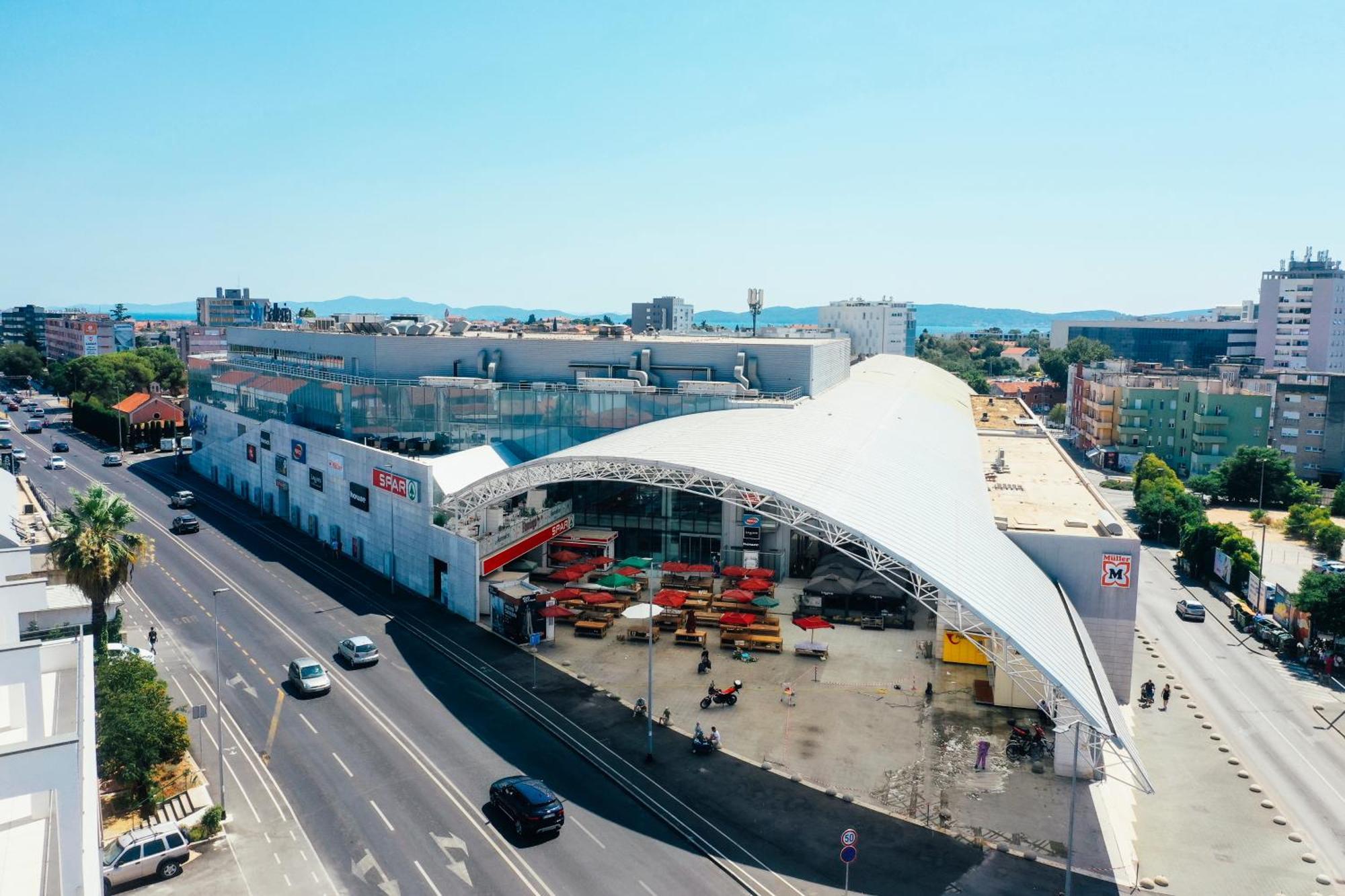 Apartment Rixos Zadar Private Parking Garage Exterior photo